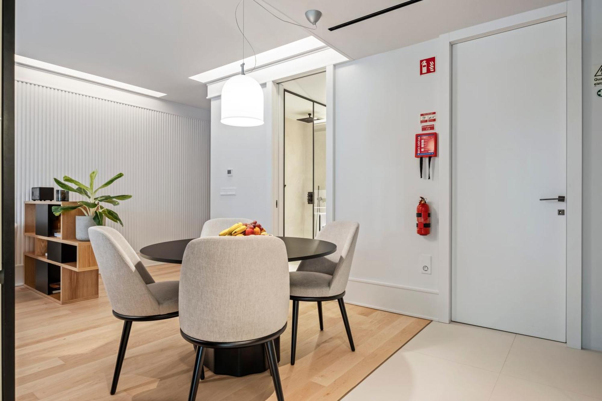Modern Studio @ Savoy Insular
