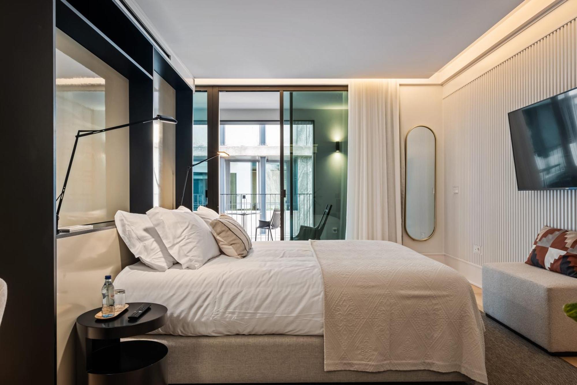 Modern Studio @ Savoy Insular